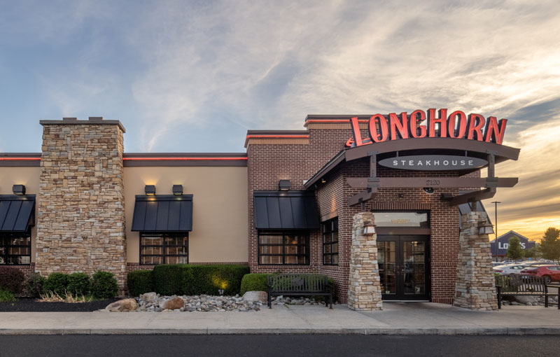 Columbus Commons Longhorn Steakhouse