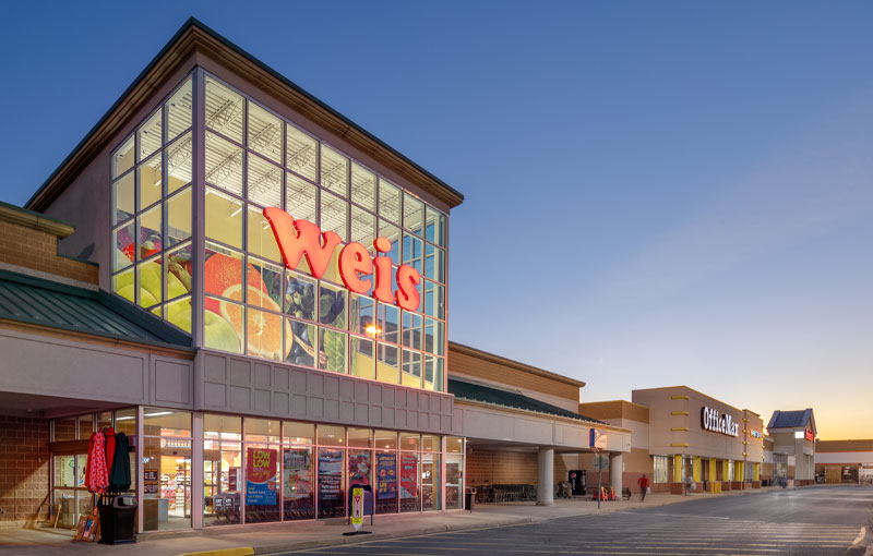 Red Rose Commons Weis